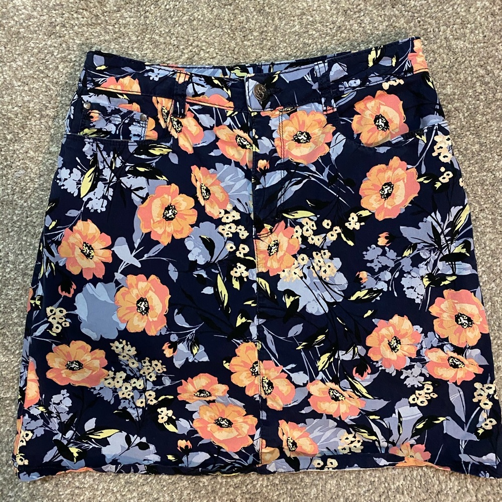 Floral print skort